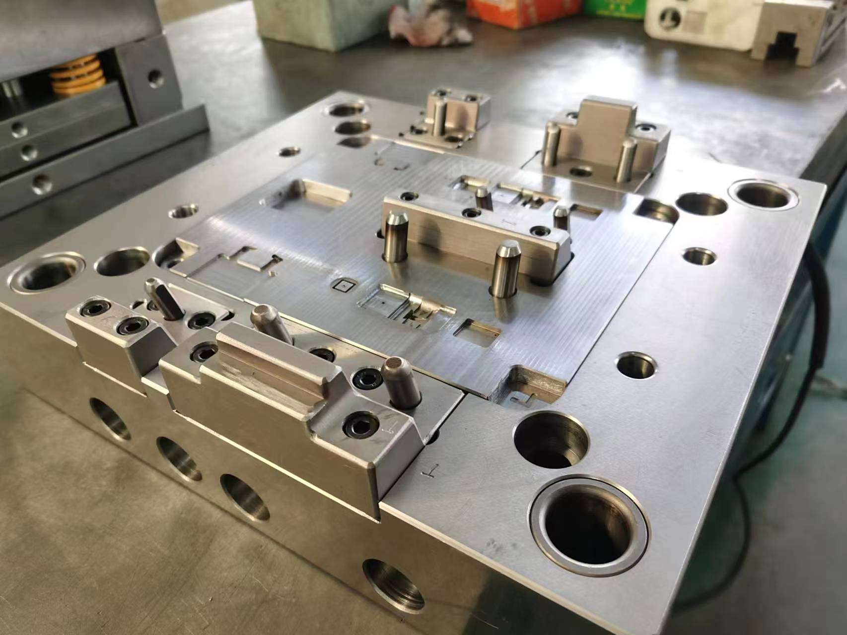 数拉加工模具在现代注塑加工中的应用与优势